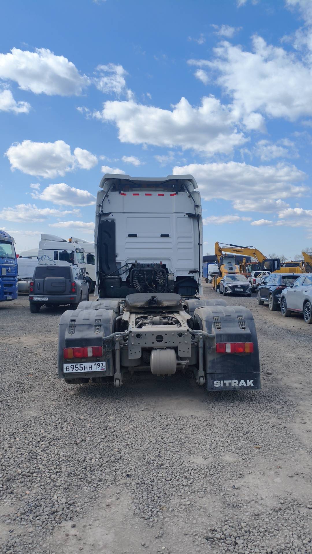 Sitrak ZZ4256V363HE1 6×2,  251 087 км, 2023 года в лизинг