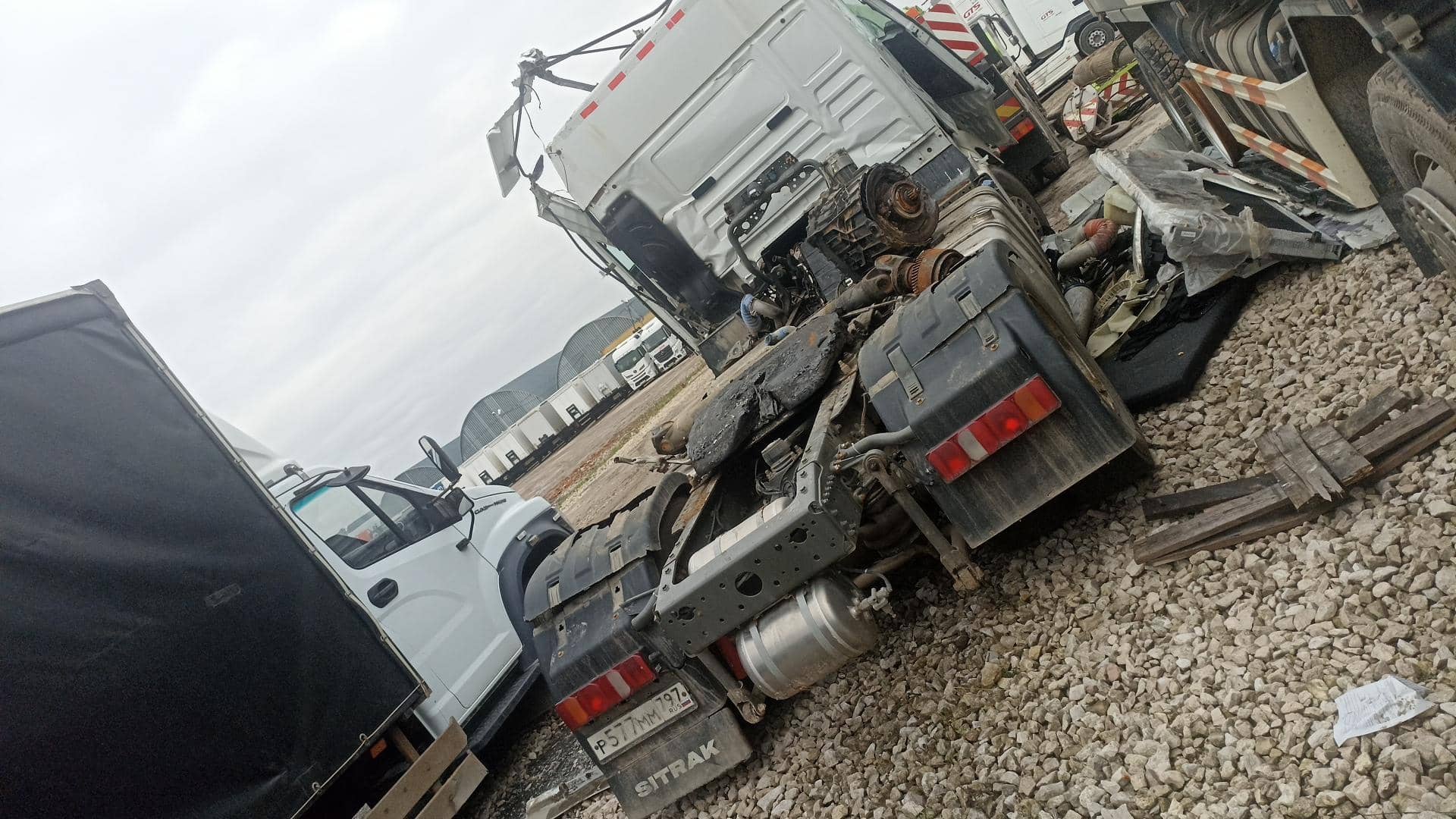 Sitrak C7H 4x2 ZZ4186V361HE,  10 000 км, 2022 года