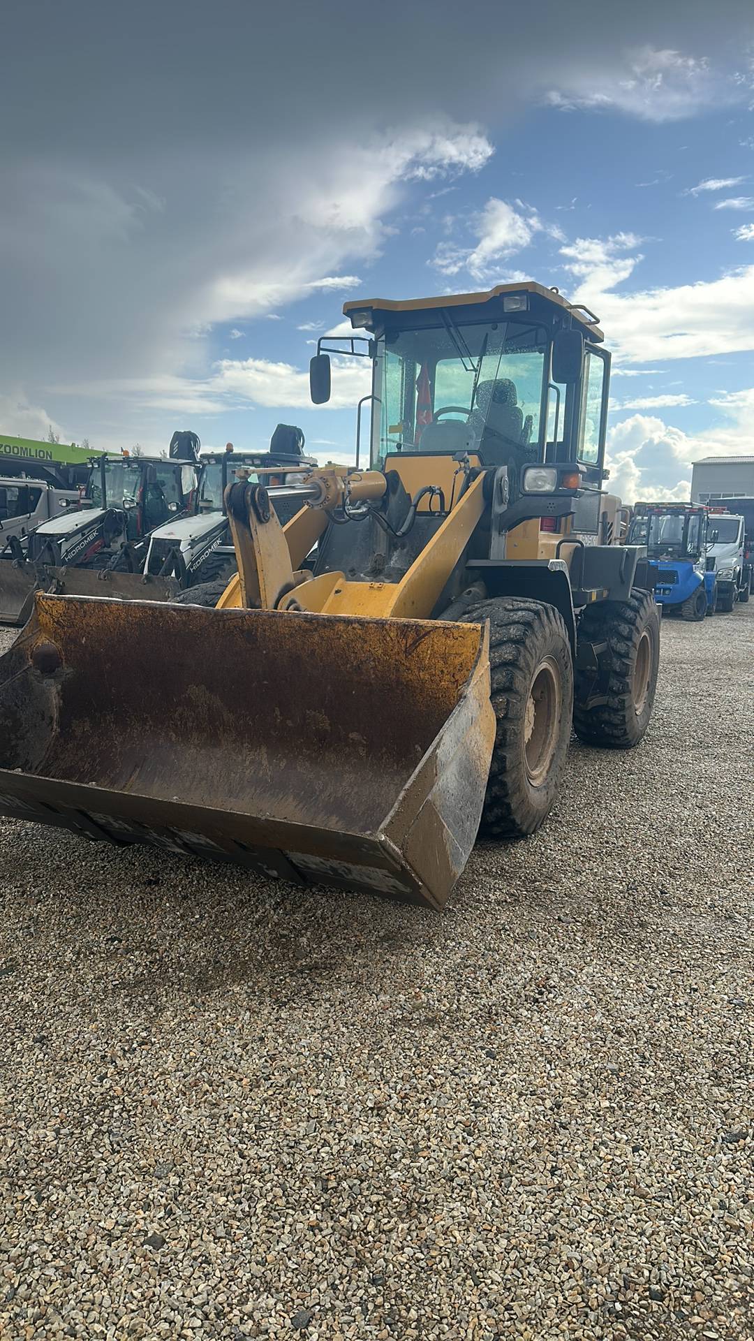 SDLG/LGCE LG933L, 2023 года в лизинг