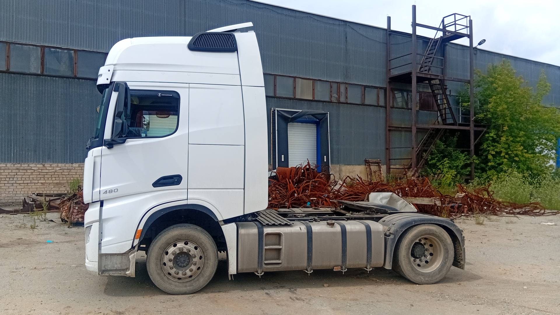 Shacman SX4188YY381,  326 811 км, 2023 года в лизинг