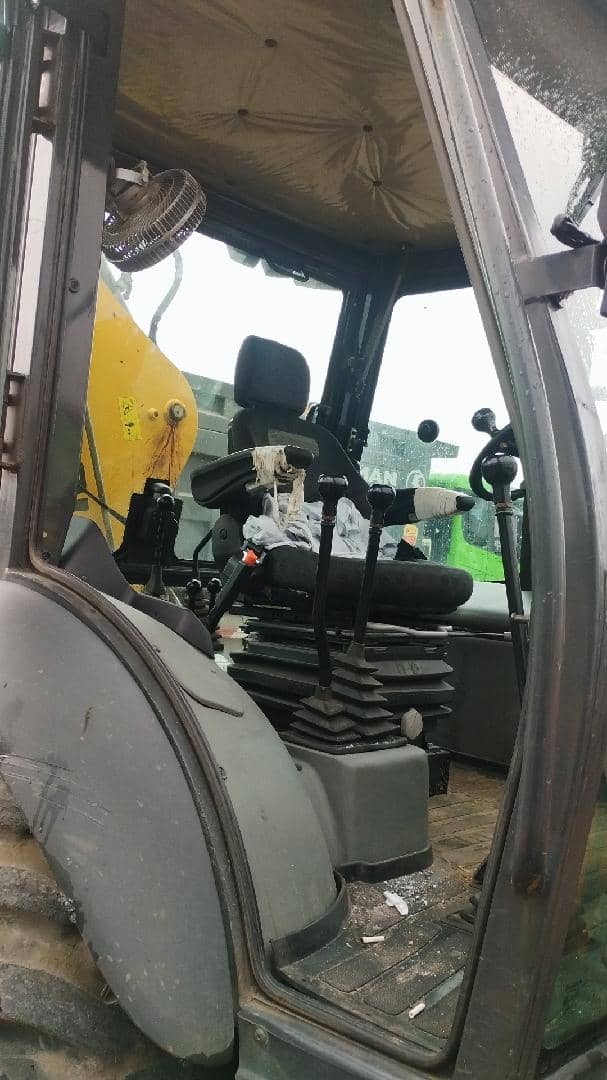 NEW HOLLAND B80B,  1 км, 2019 года в лизинг