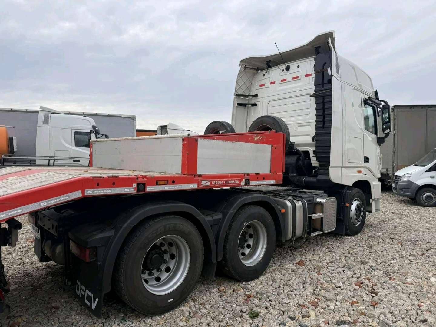 DongFeng DFH4271 6x4,  366 544 км, 2023 года в лизинг