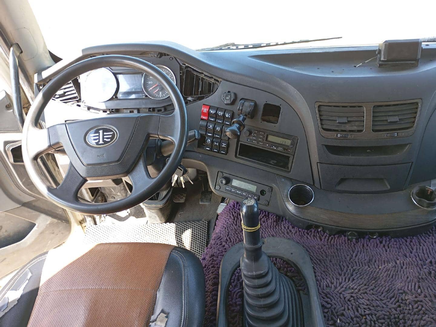 FAW CA3250P66K24T1E5 6х4,  102 463 км, 2022 года в лизинг
