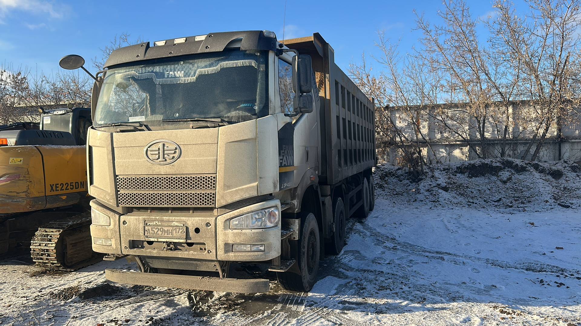 FAW CA3310P66K24T4E5 8х4,  172 988 км, 2022 года