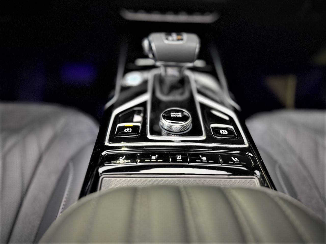 Hongqi HS5 Deluxe 2.0T AWD