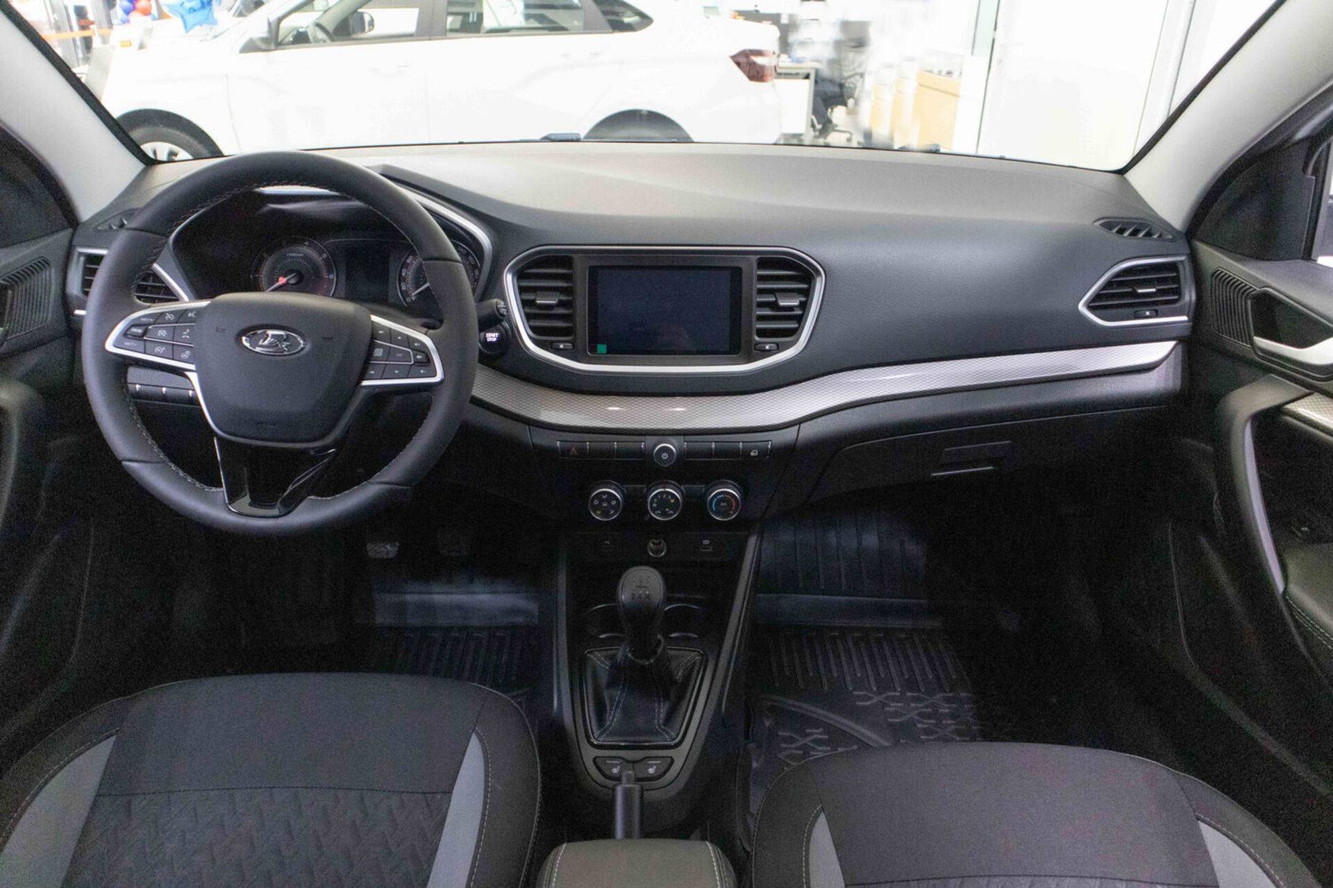 Lada Vesta седан Life 1.6 106hp 5MT