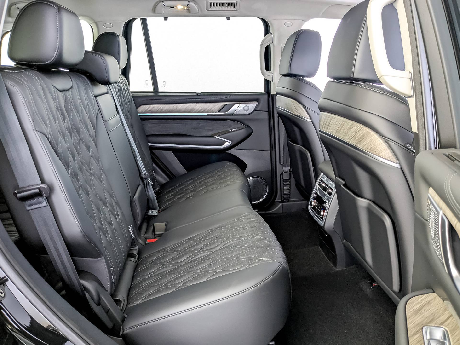 Tank 500 Urban 2.0 HEV 9AT 4WD