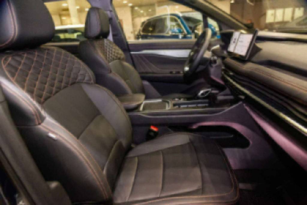 Geely Okavango Flagship 2.0T 7DCT 2WD