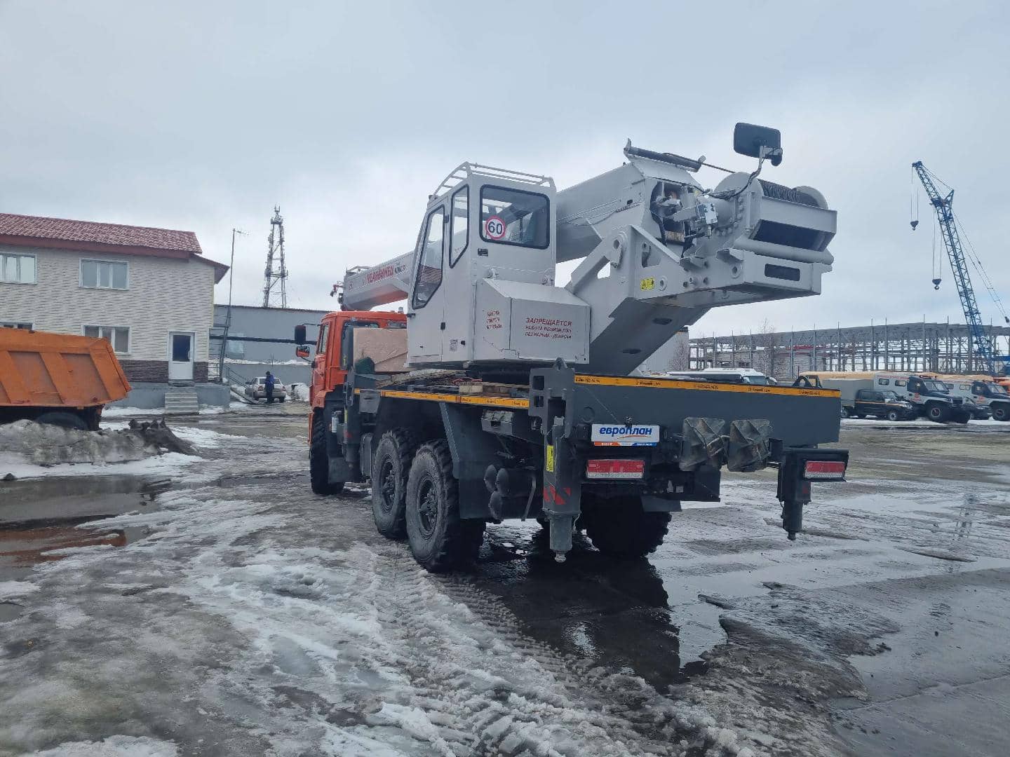 ЧЕЛЯБИНЕЦ КС-55732-24 КАМАЗ 43118 (6x6) г/п 25т. стрела 24м.,  1 378 км, 2024 года в лизинг