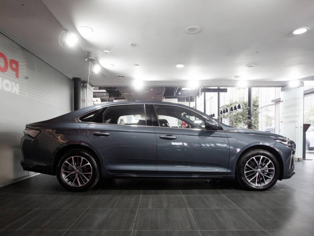 Geely Preface Luxury 2.0T 7DCT