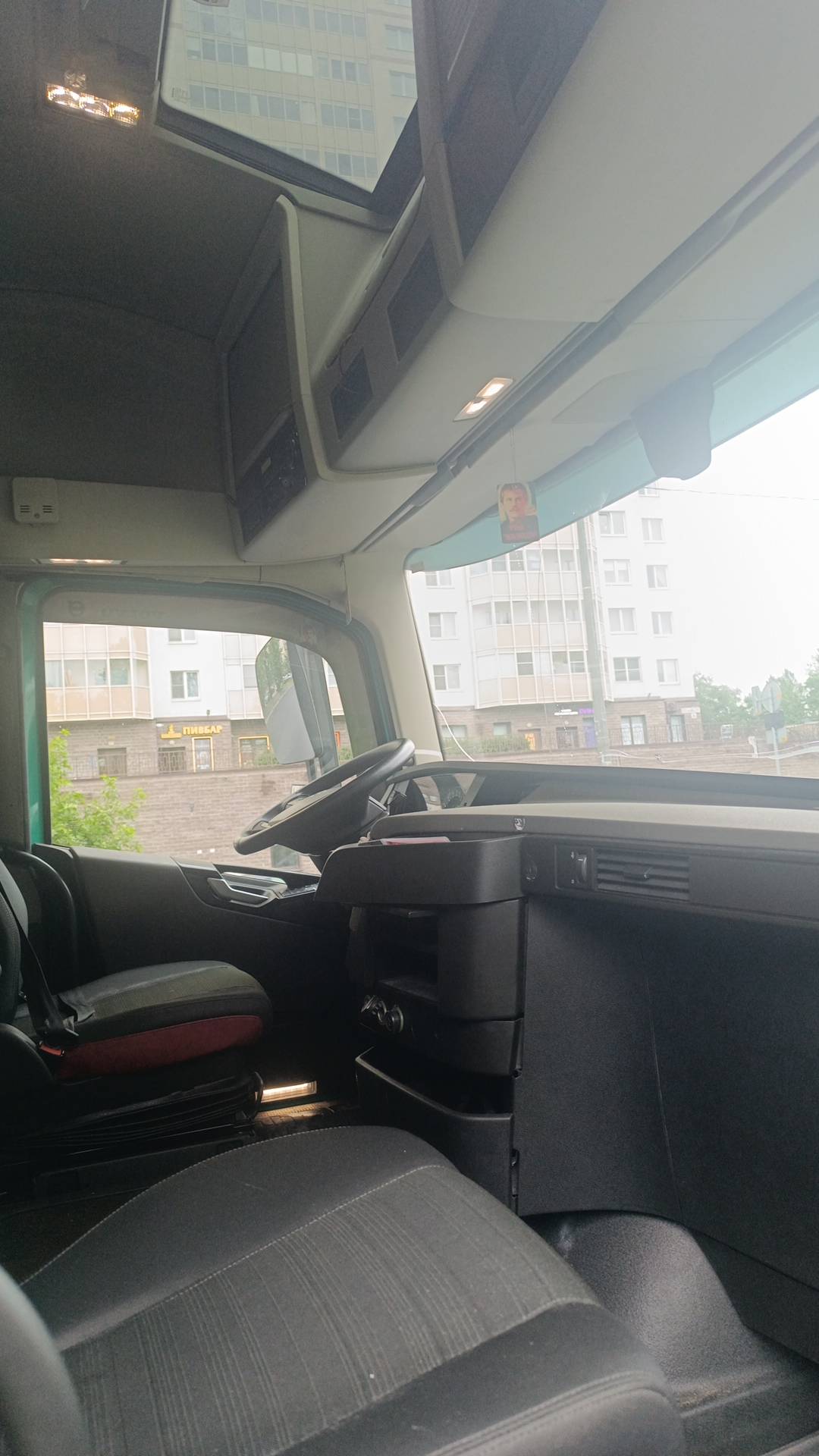 Volvo FH 460 4x2 (FH Globetrotter),  640 618 км, 2020 года в лизинг