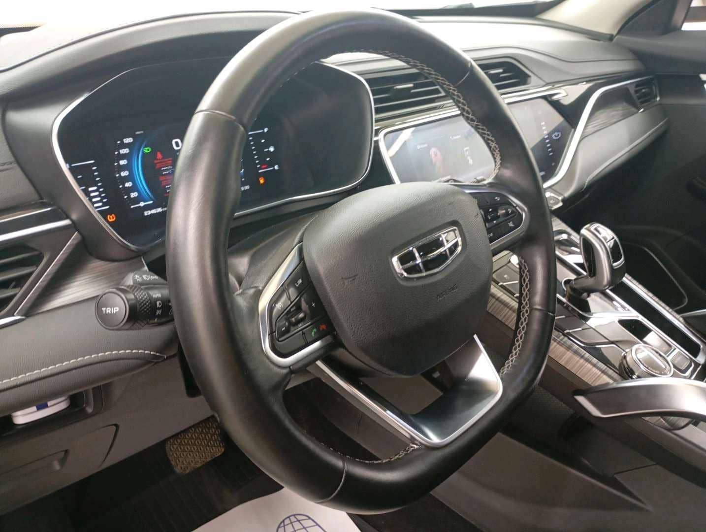 Geely Atlas Pro,  234 636 км, 2023 года в лизинг