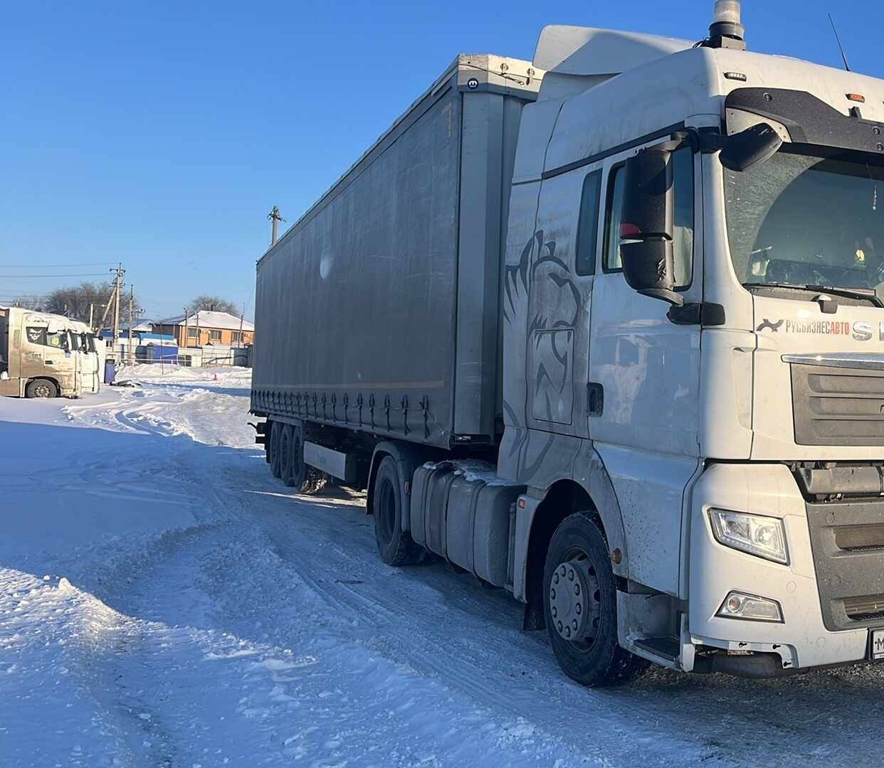 Sitrak C7H 4x2 ZZ4186V361HE,  241 376 км, 2023 года в лизинг