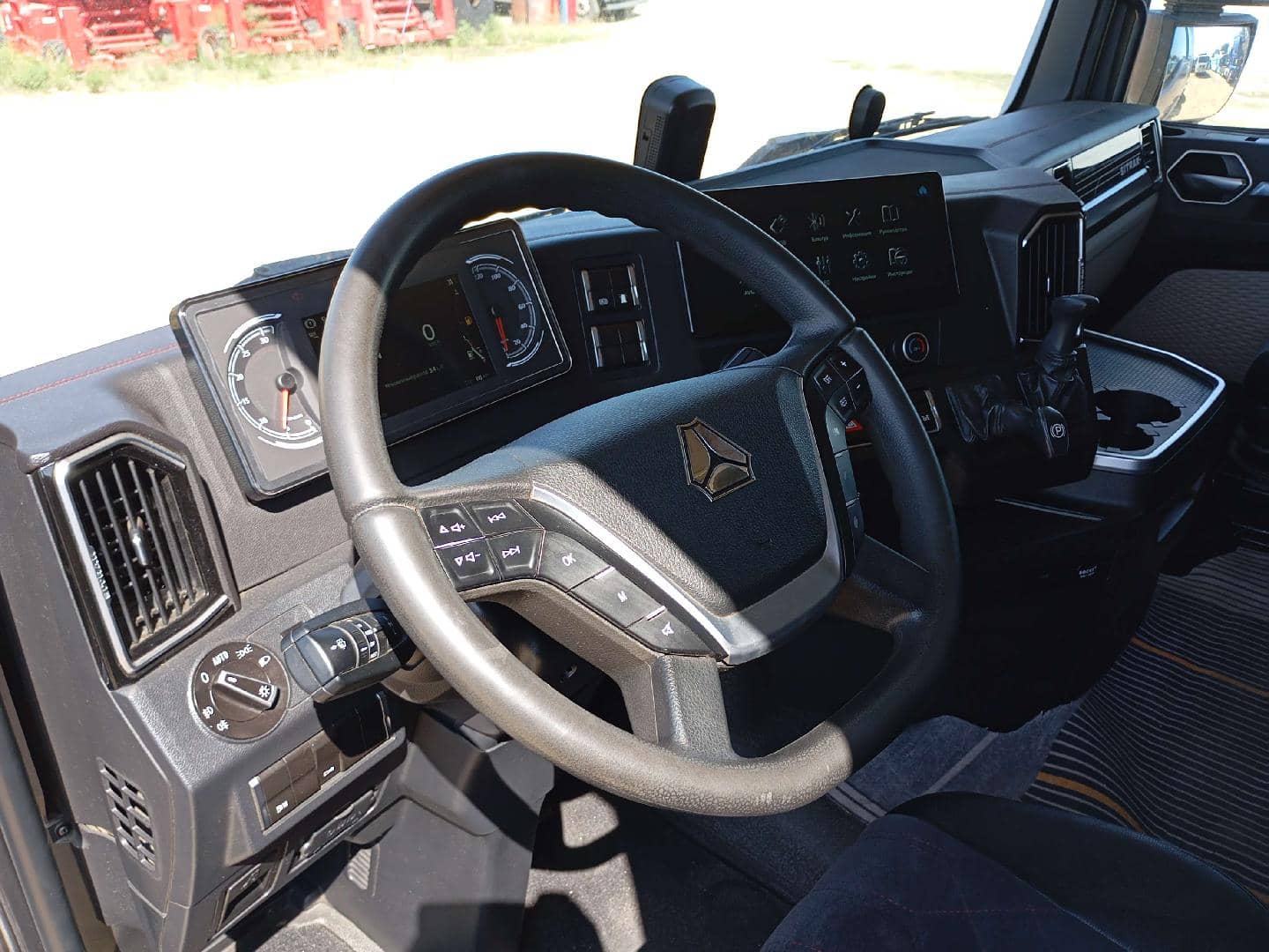Sitrak С7Н MAX 6×4 ZZ4256V364HE,  129 836 км, 2023 года в лизинг