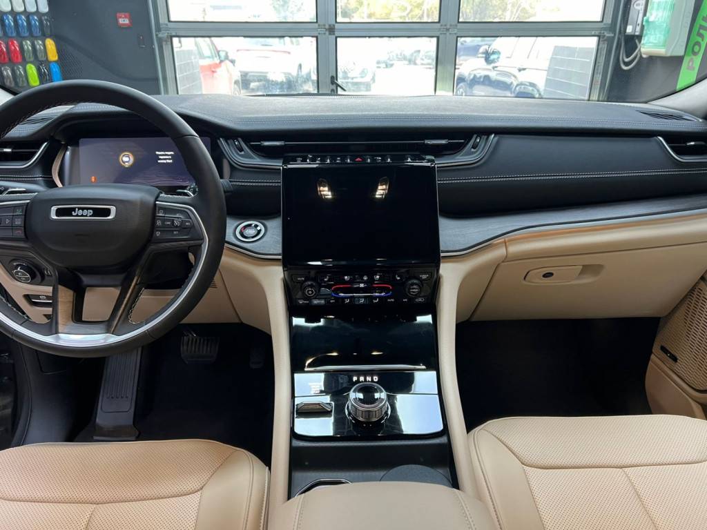 Jeep Grand Cherokee Limited 2.0 AT 4WD