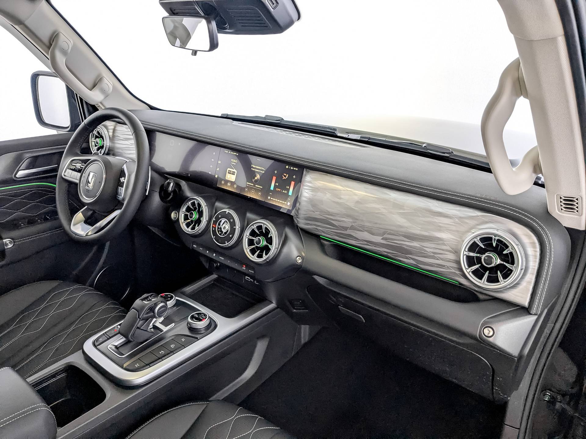 Tank 300 City Adventure 2.0 8AT 4WD