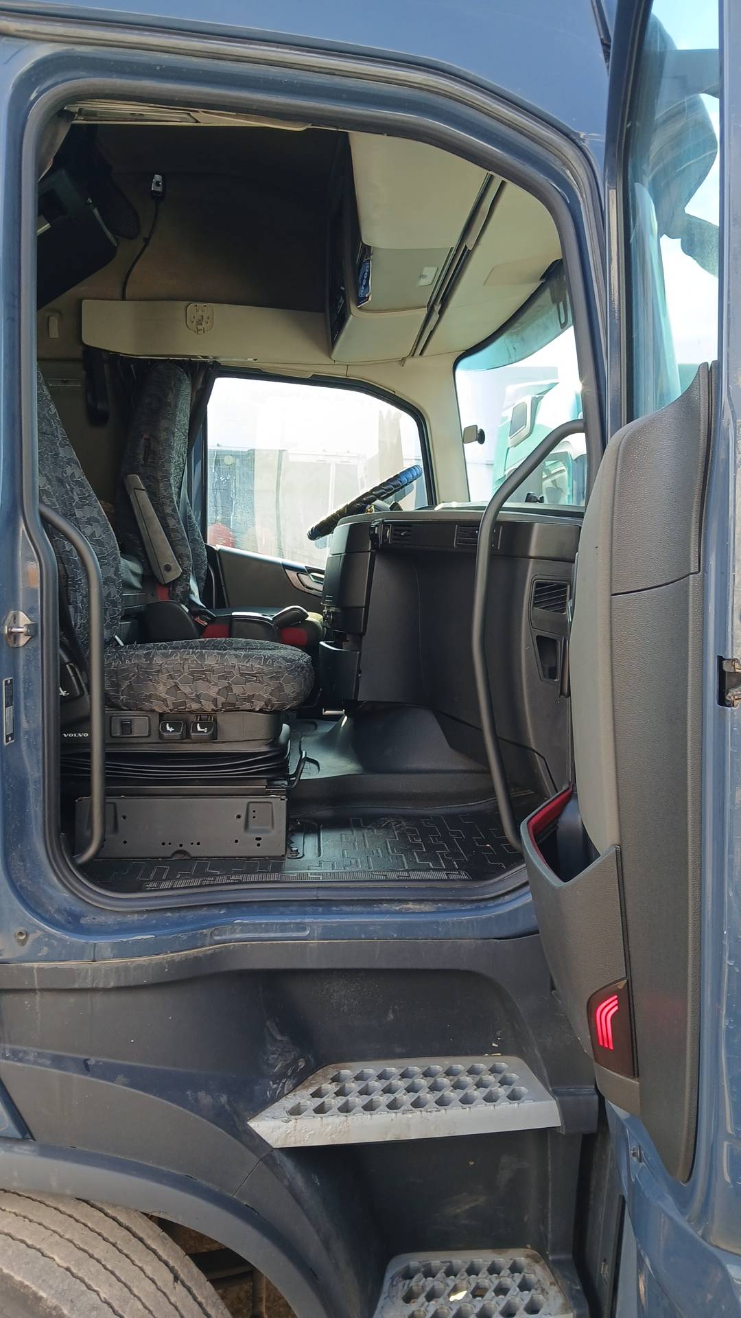 Volvo FH 460 6x2 (FH),  1 380 511 км, 2019 года в лизинг