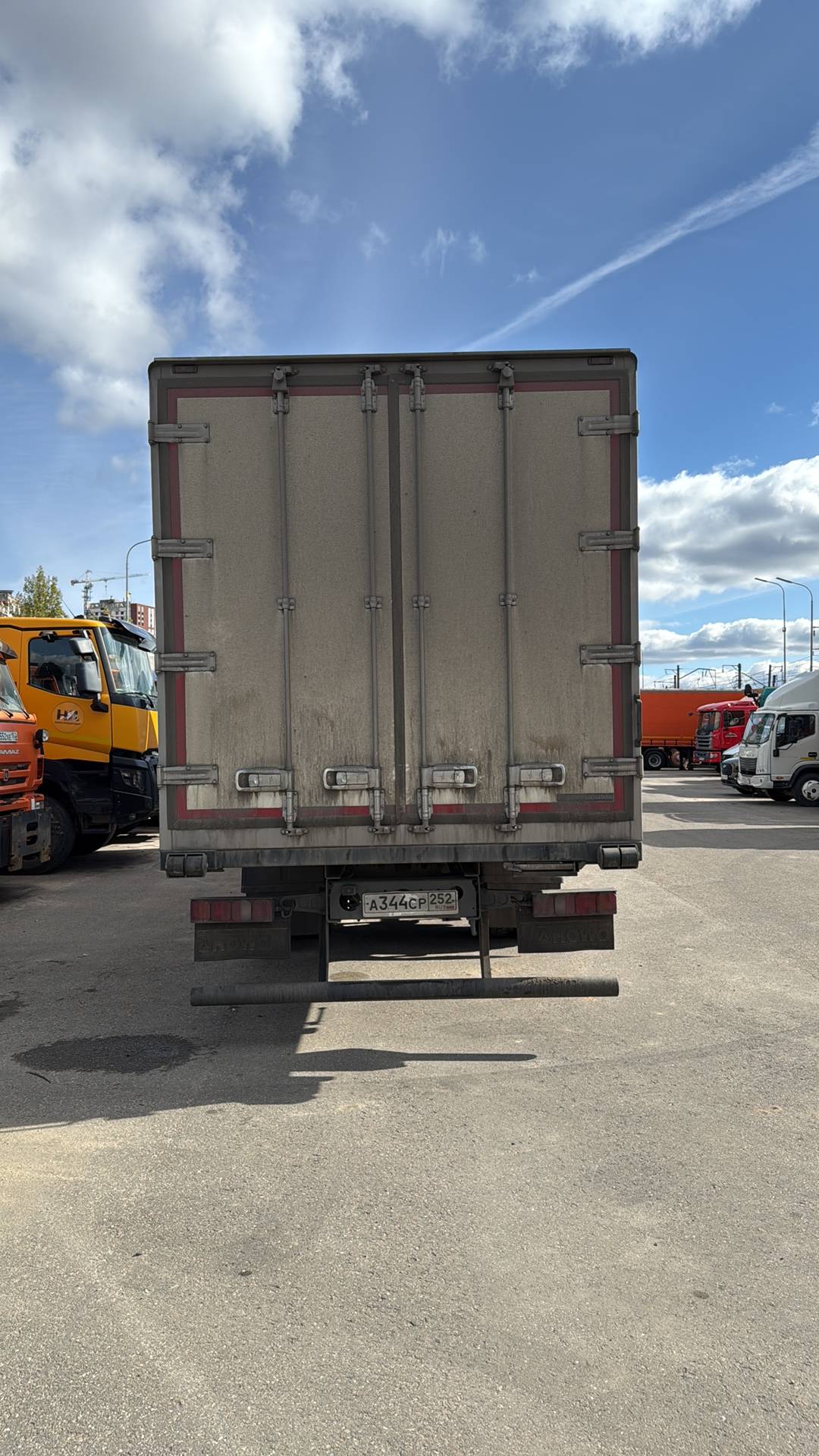 HOWO ZZ1186N621GE1,  222 622 км, 2024 года в лизинг