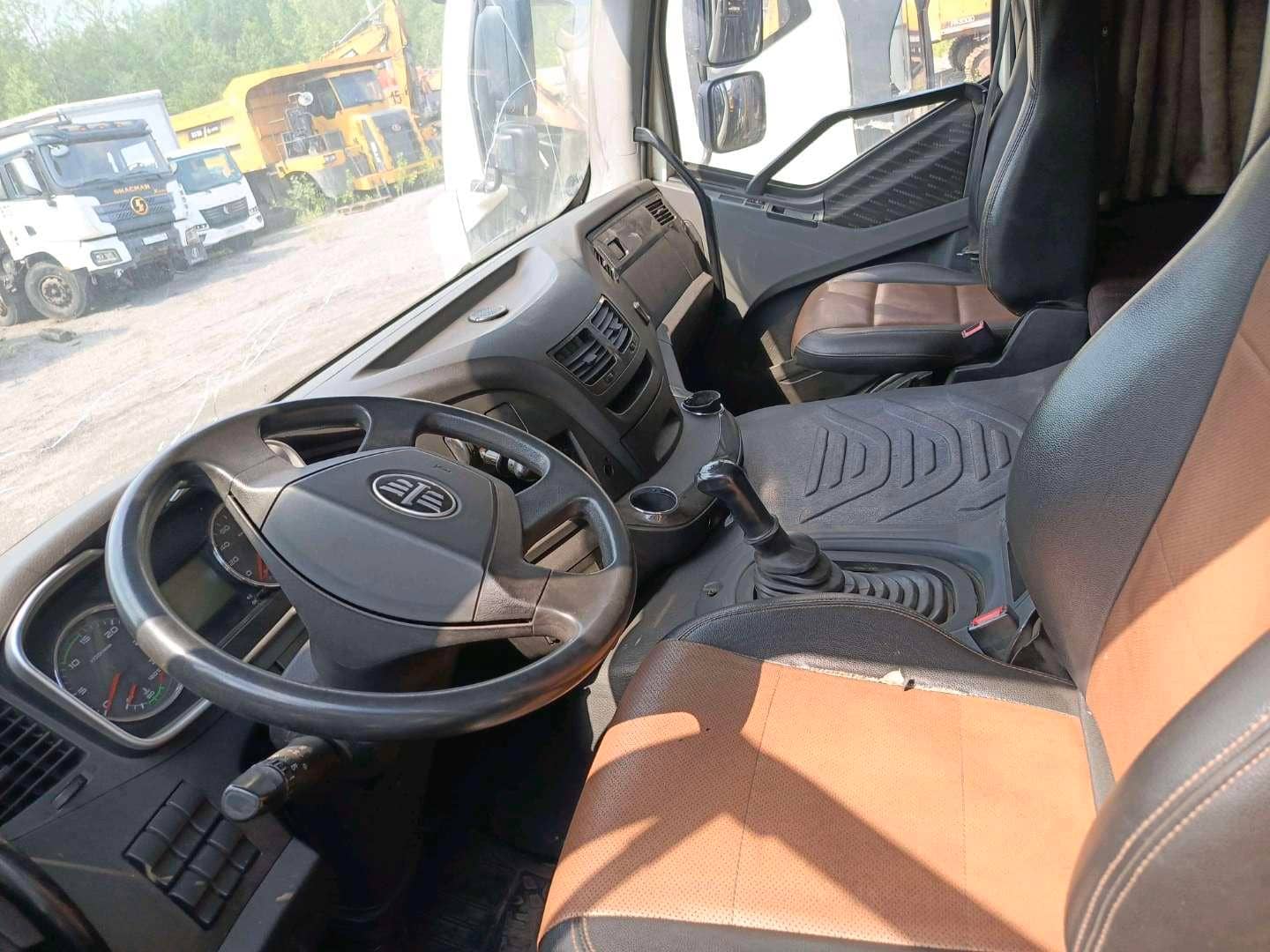 FAW CA3310P66K24T4E5 8х4,  232 285 км, 2023 года в лизинг