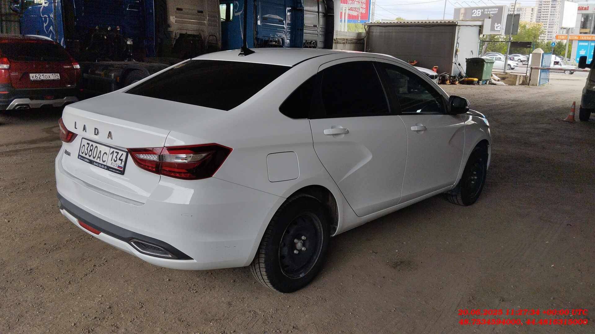 Lada Vesta седан,  14 687 км, 2024 года в лизинг