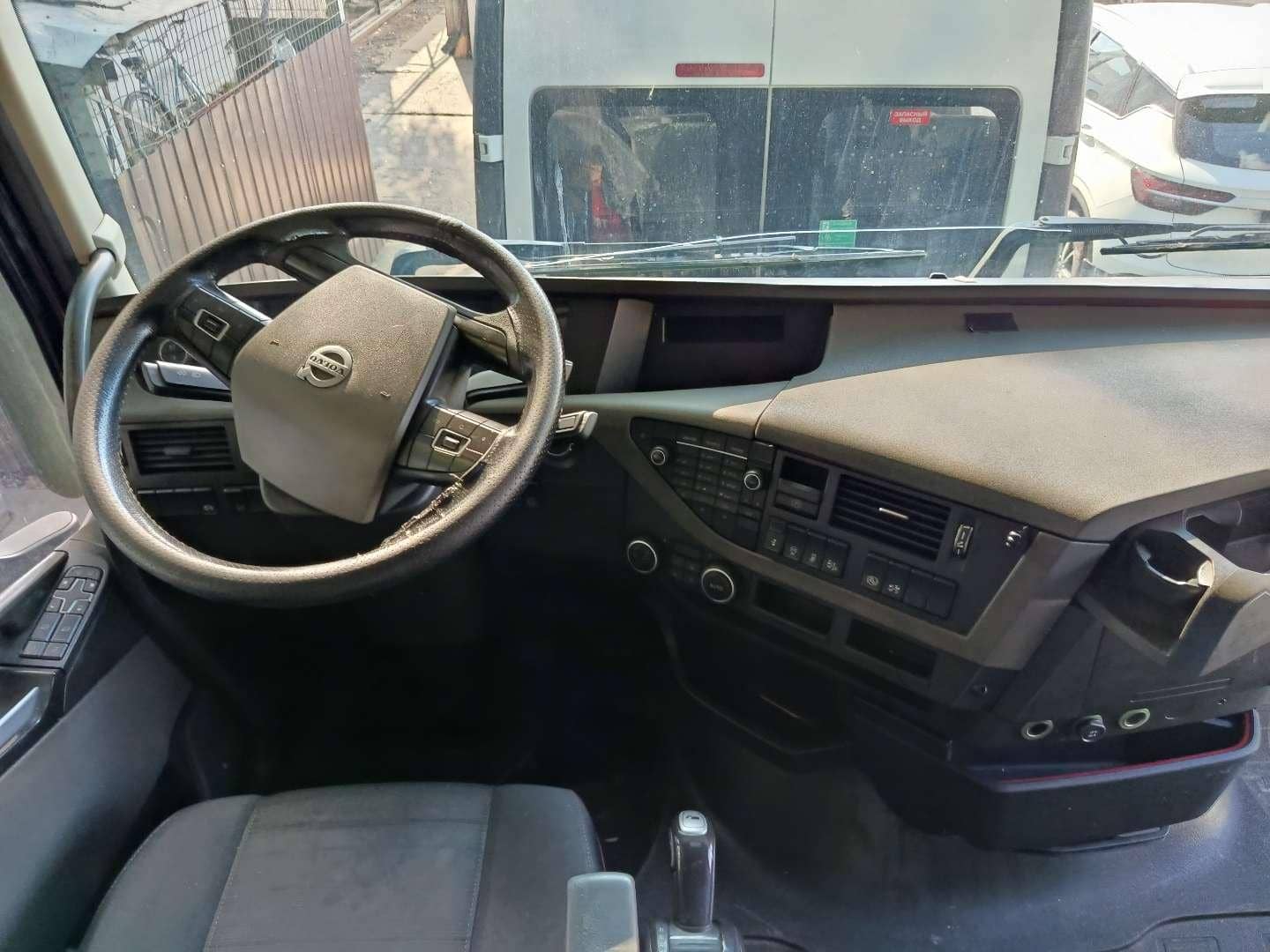 Volvo FH 460 4x2 (FH Globetrotter),  950 000 км, 2019 года в лизинг