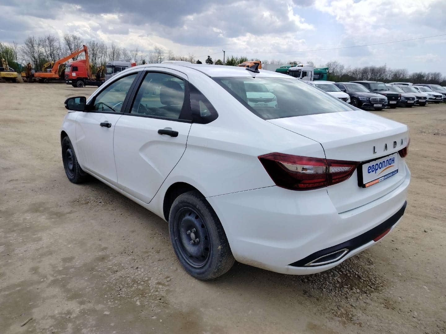 Lada Vesta седан,  105 888 км, 2023 года в лизинг