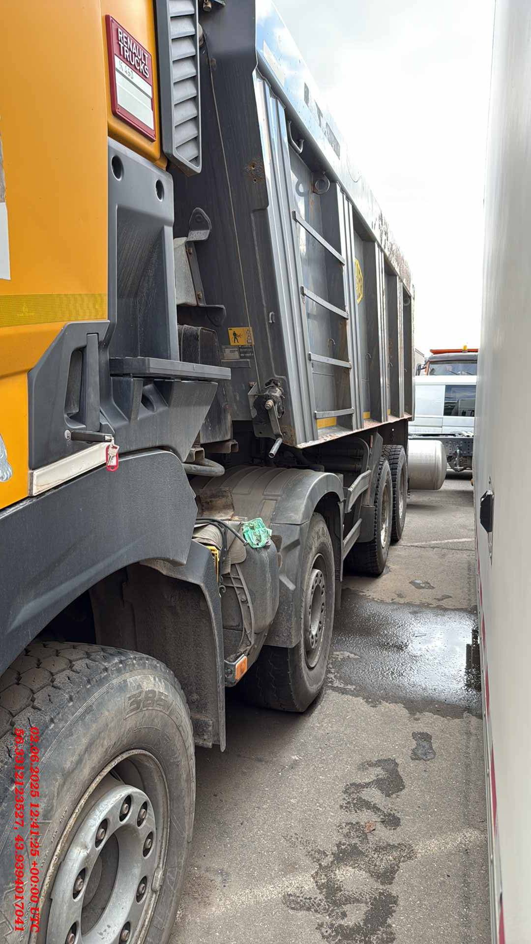 Renault К 440 8X4 (Day cab)
