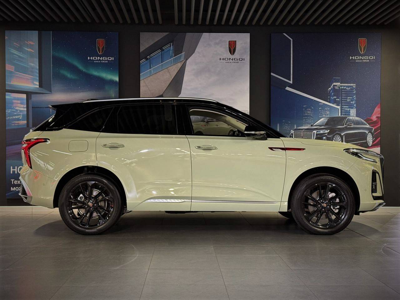 Hongqi HS3 Deluxe 2.0T AWD