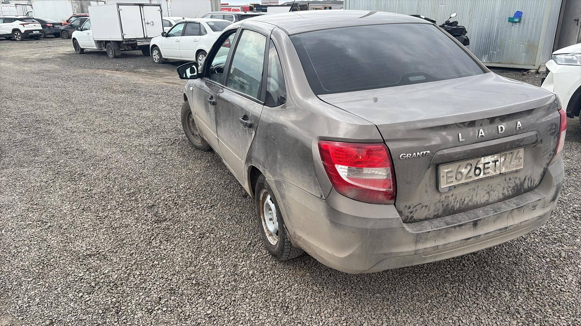 Lada Granta седан,  142 536 км, 2021 года