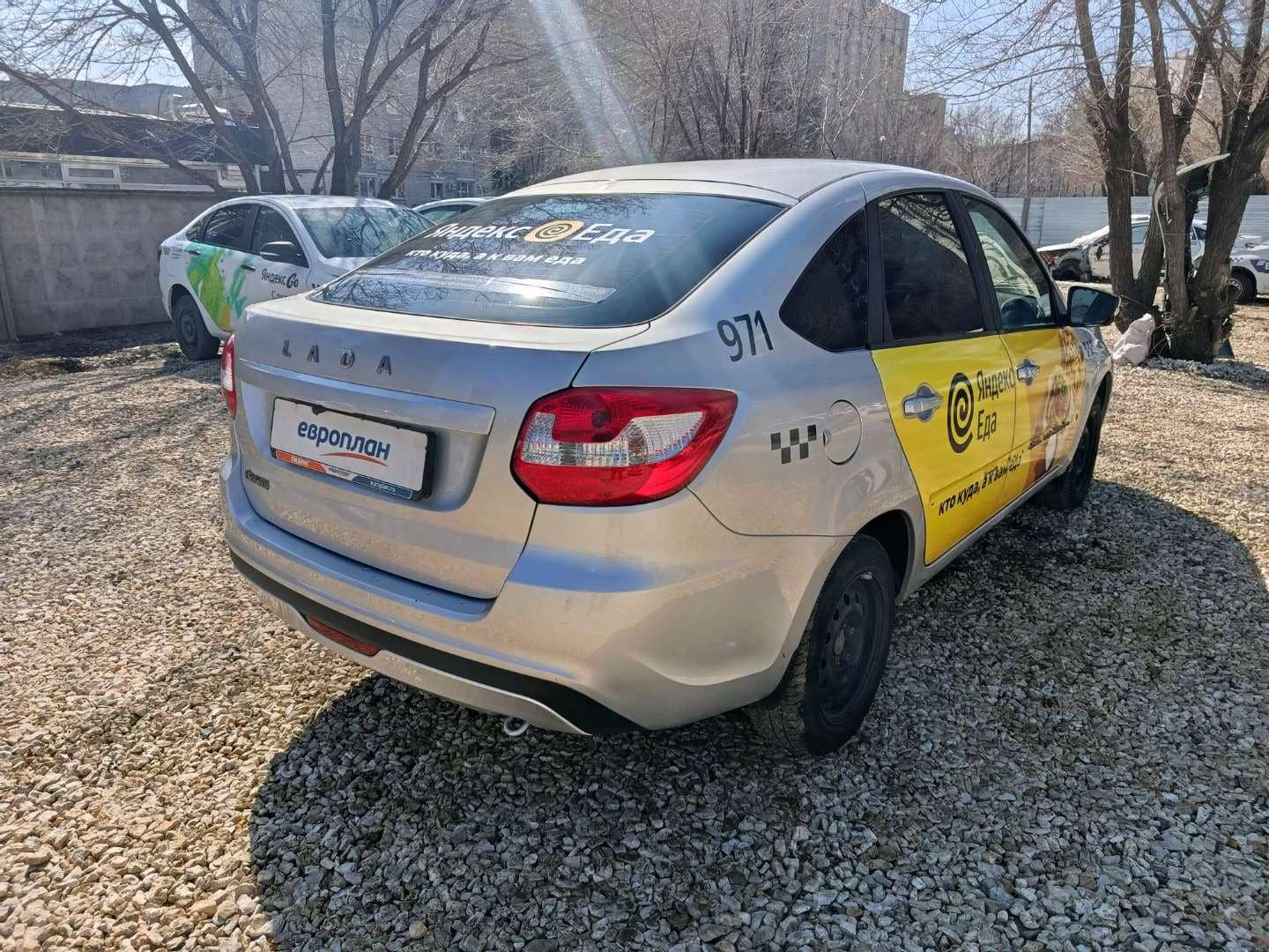 Lada Granta лифтбек,  122 604 км, 2023 года в лизинг