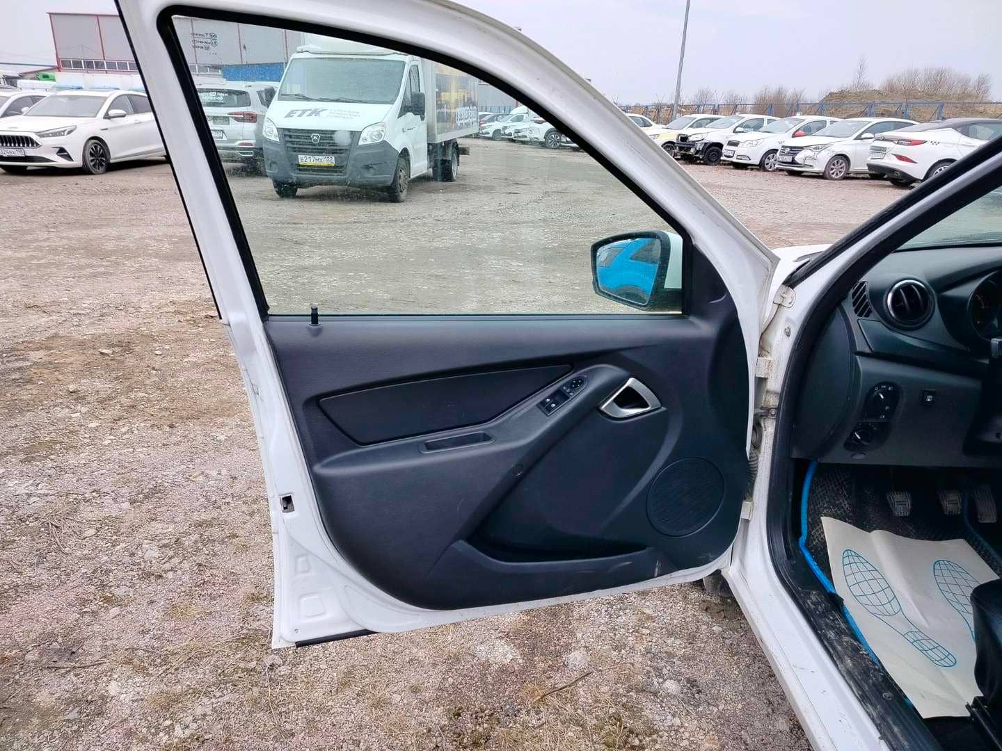 Lada Granta лифтбек,  130 246 км, 2023 года в лизинг