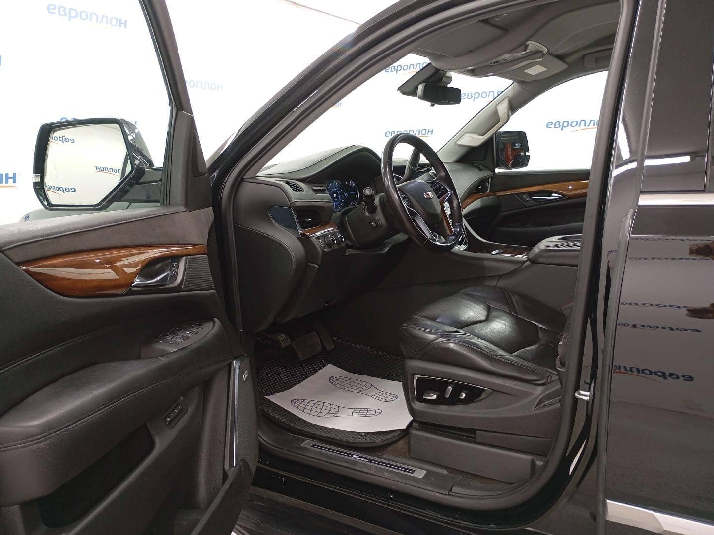 Cadillac Escalade,  121 043 км, 2020 года в лизинг