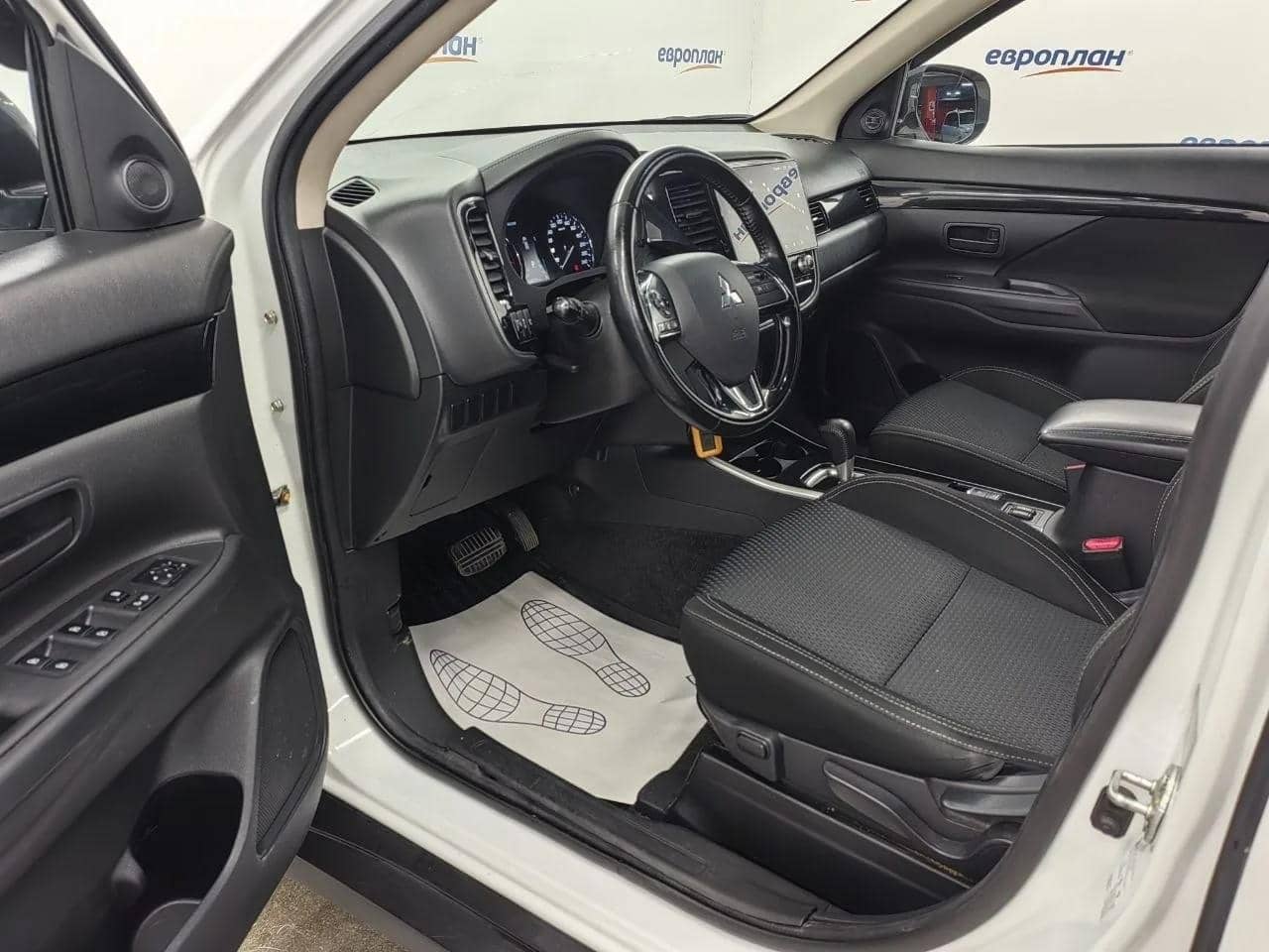 Mitsubishi Outlander,  168 231 км, 2021 года в лизинг