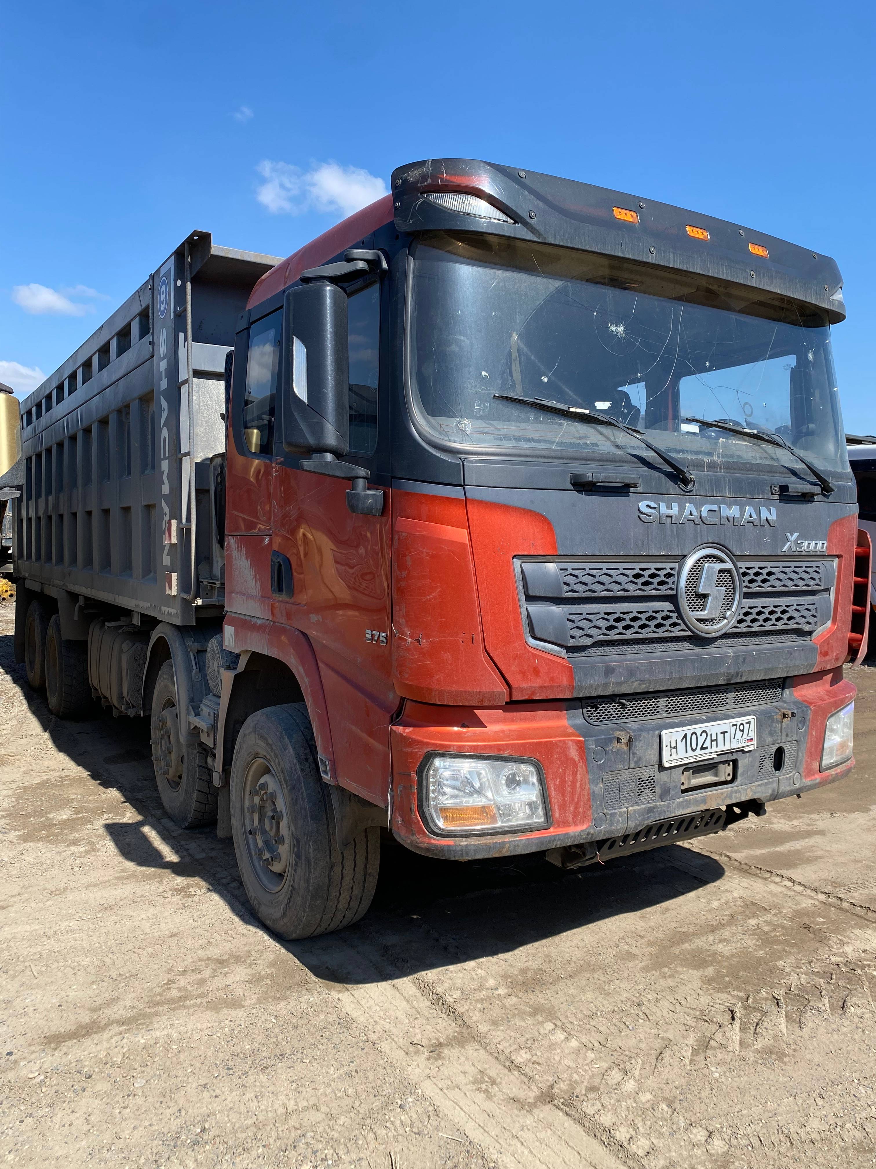 Shacman SX33186T366,  165 470 км, 2021 года в лизинг