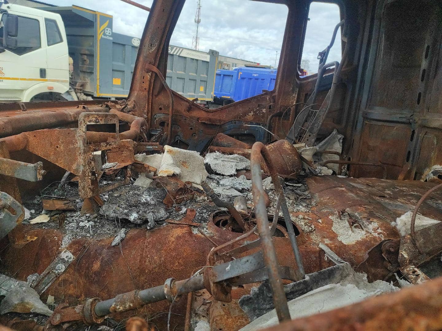 FAW CA3250P66K24L1TE5 6x6,  300 000 км, 2023 года в лизинг