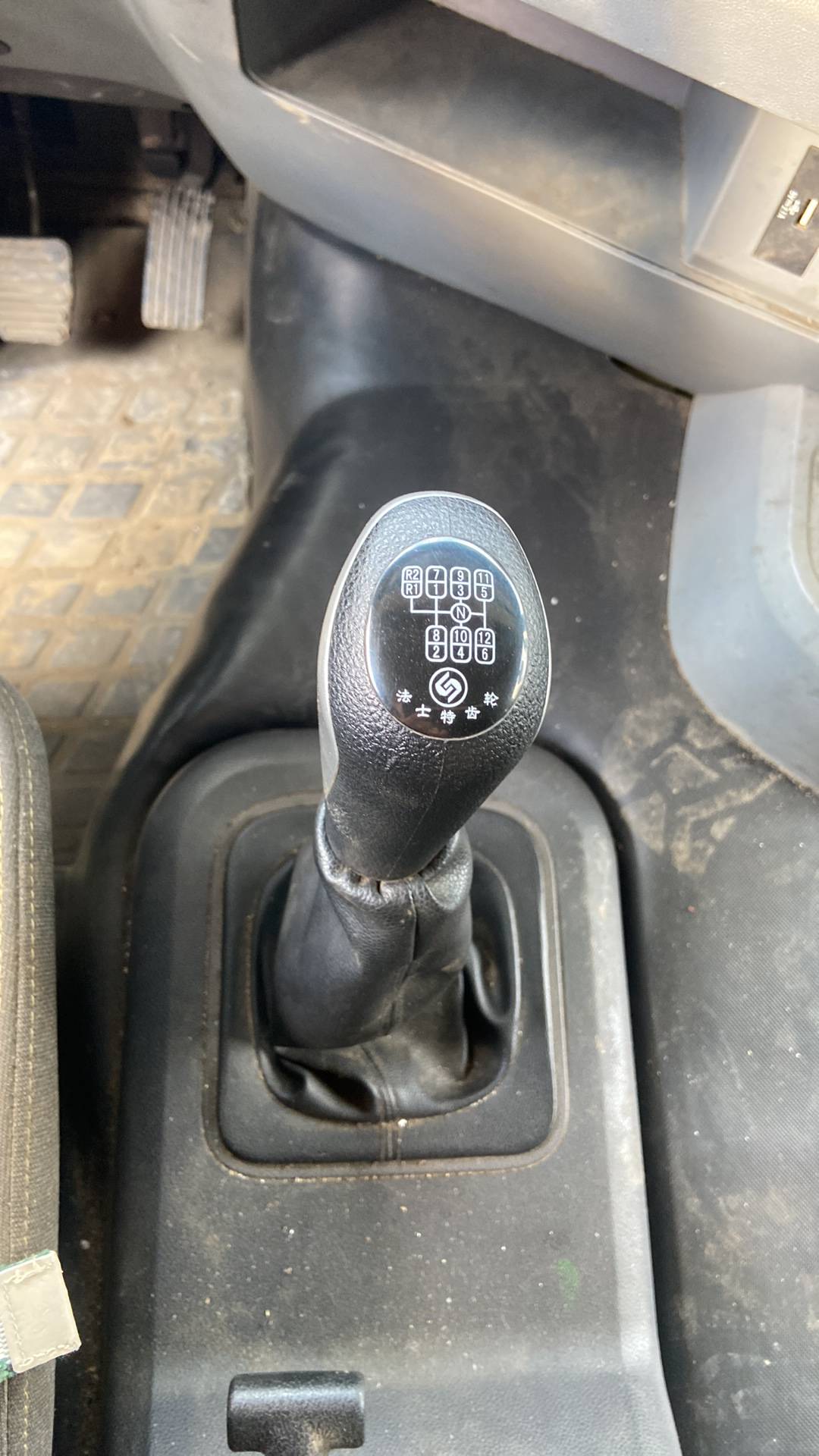 Shacman SX42584W324C,  93 177 км, 2023 года в лизинг