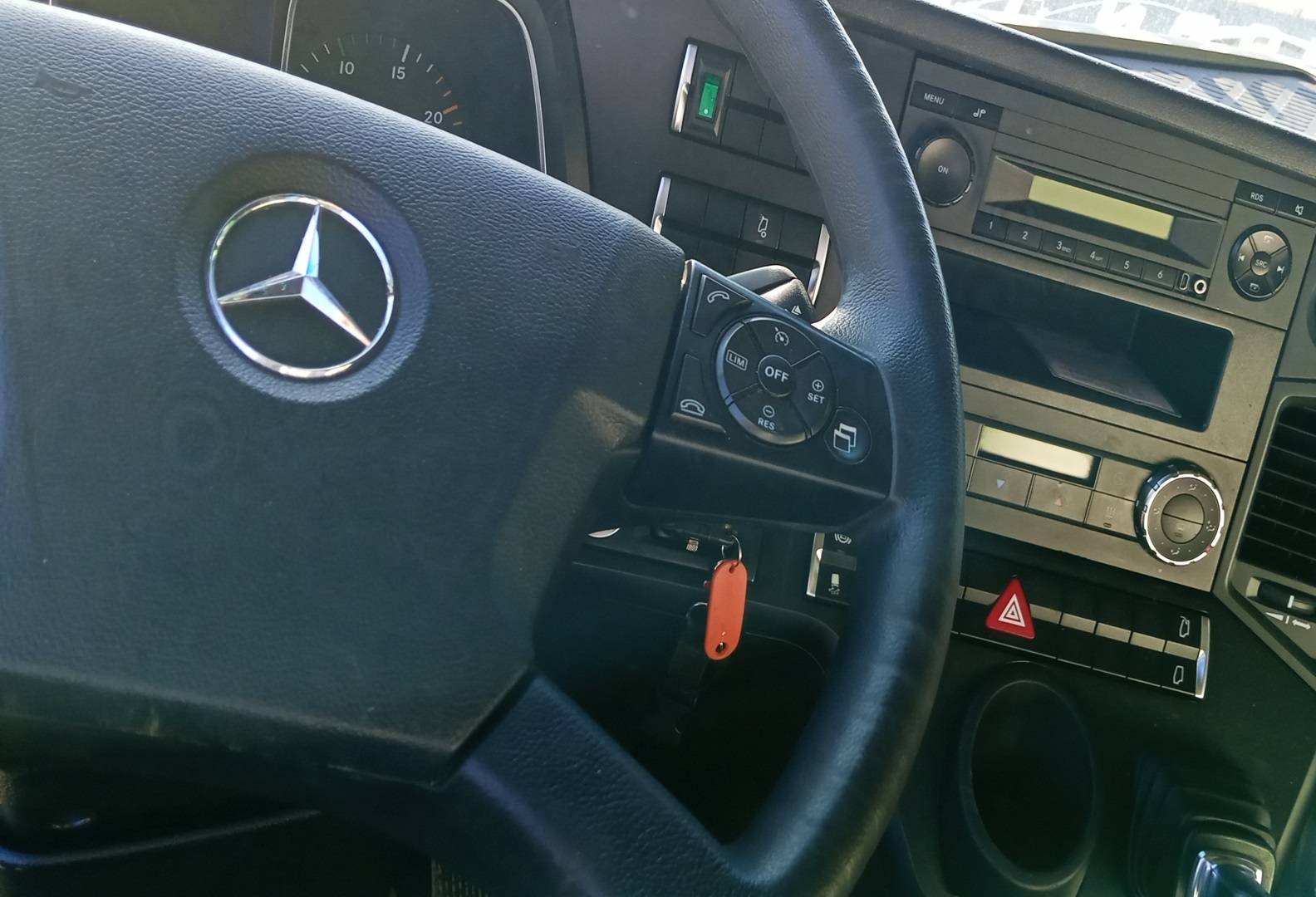 Mercedes-Benz Actros 4 1842 LS 4x2 (BigSpace),  741 778 км, 2018 года в лизинг