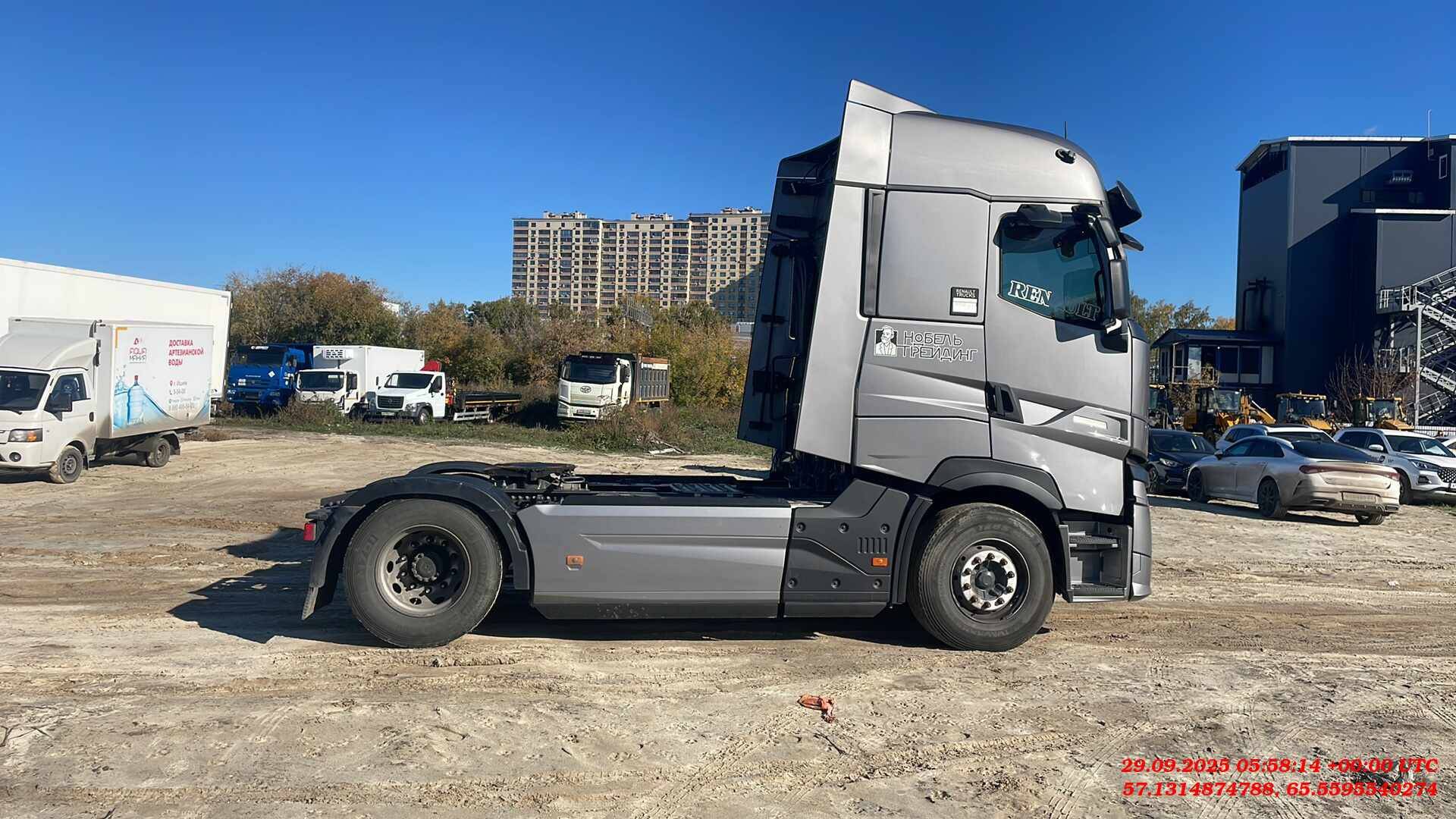 Renault T 520 4x2 (High Sleeper Cab),  377 894 км, 2022 года в лизинг