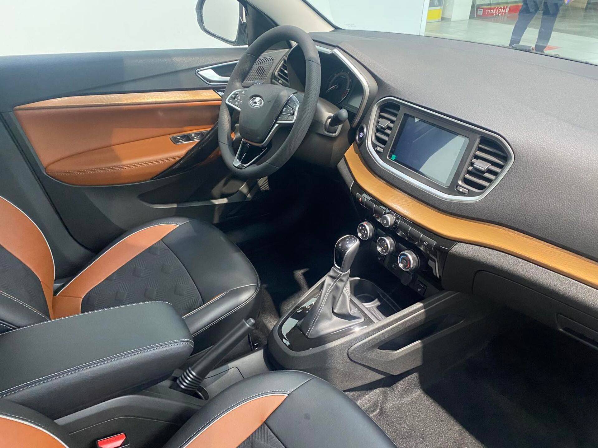 Lada Vesta SW Cross Life 24 1.8 122hp AT