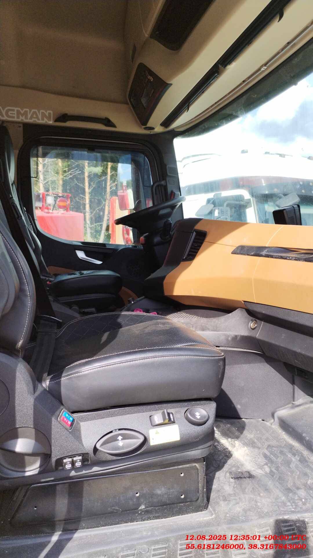 Shacman SX4188YY381,  295 138 км, 2023 года в лизинг