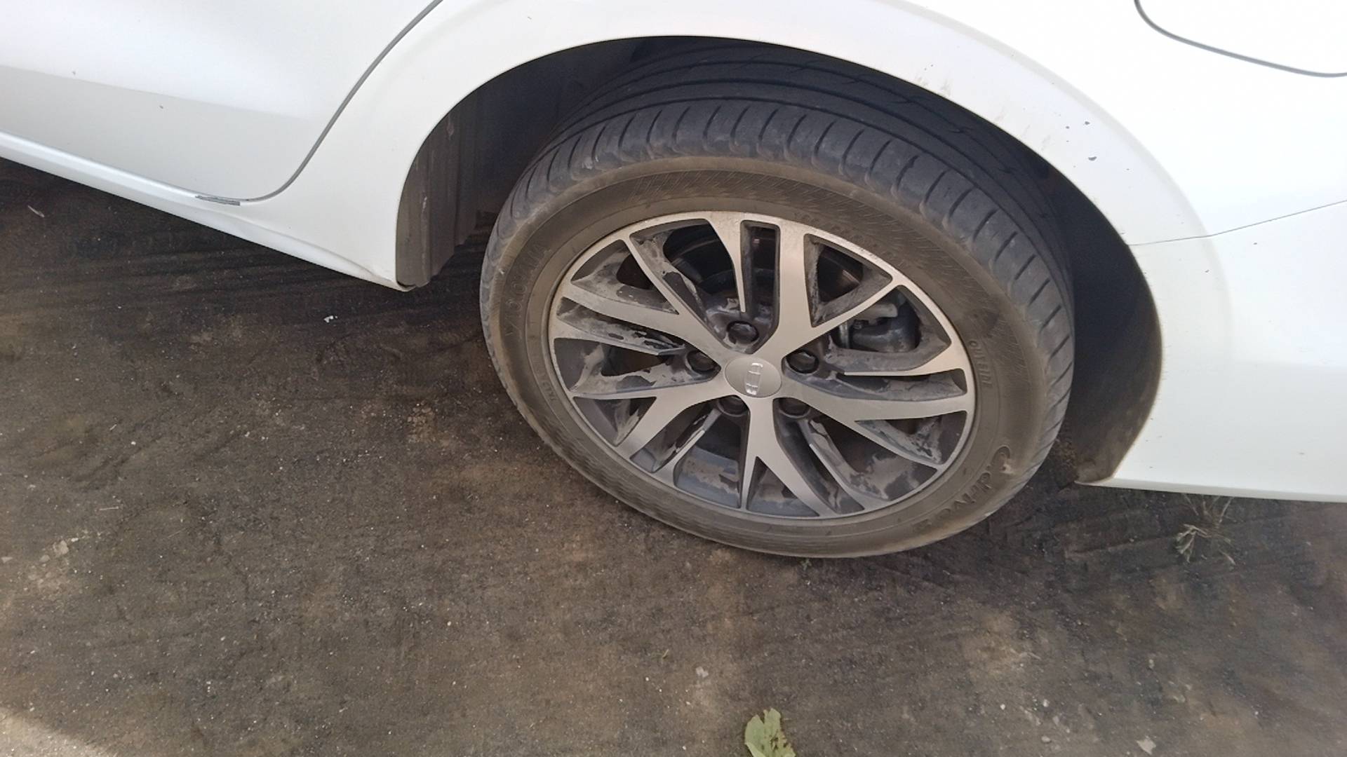Geely Emgrand,  83 852 км, 2024 года в лизинг