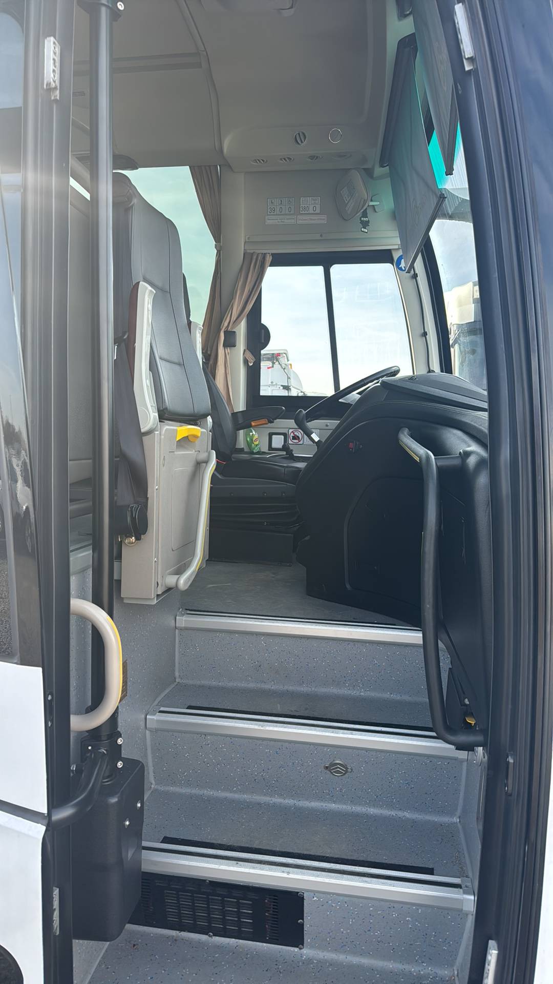 GOLDEN DRAGON XML 6952 JR,  34 486 км, 2024 года в лизинг