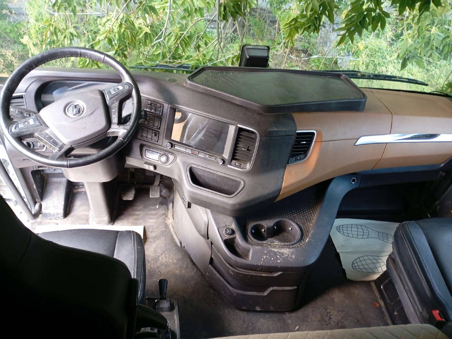 Shacman SX4188YY381,  300 000 км, 2023 года в лизинг