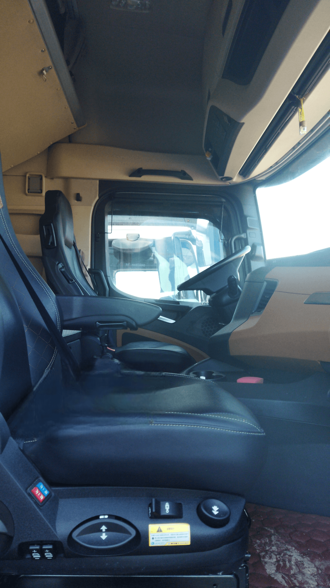 Shacman SX4188YY381,  248 897 км, 2024 года в лизинг