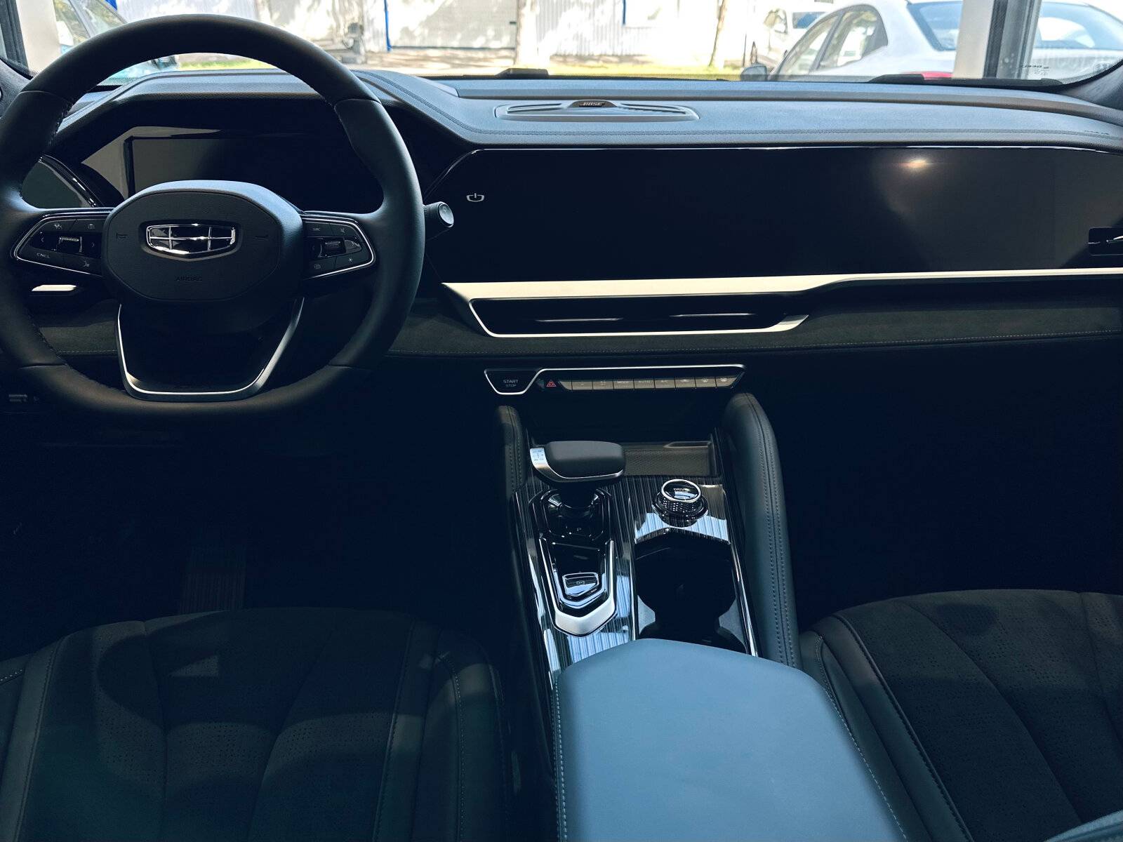 Geely Monjaro Flagship 2.0T (238 hp) 8AT 4WD