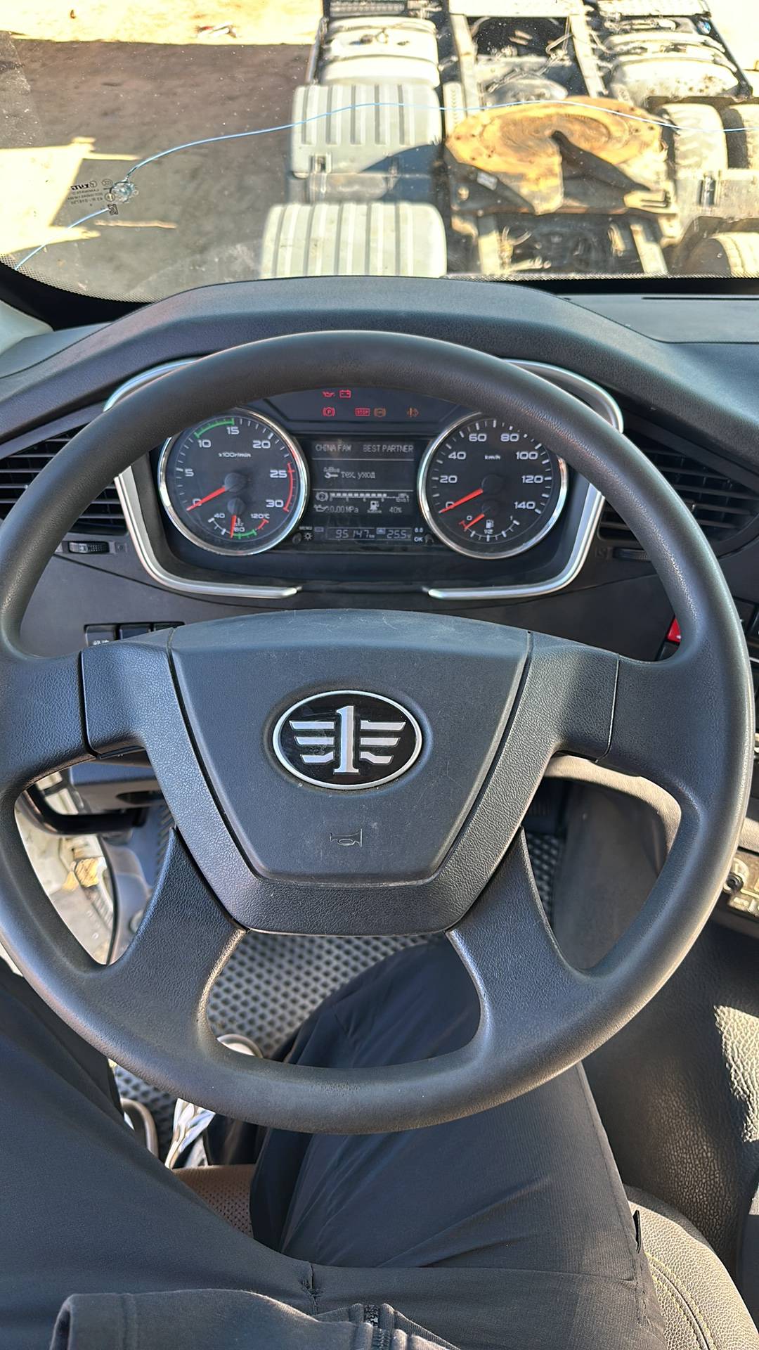 FAW CA3250P66K24L1TE5 6x6,  95 147 км, 2022 года в лизинг