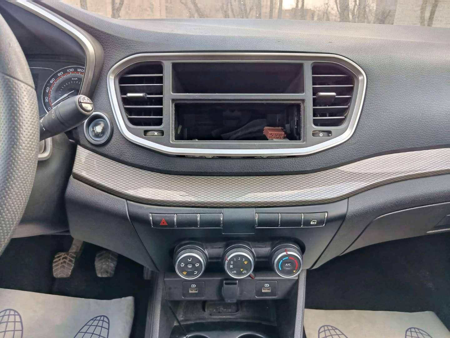 Lada Vesta седан,  124 860 км, 2023 года в лизинг