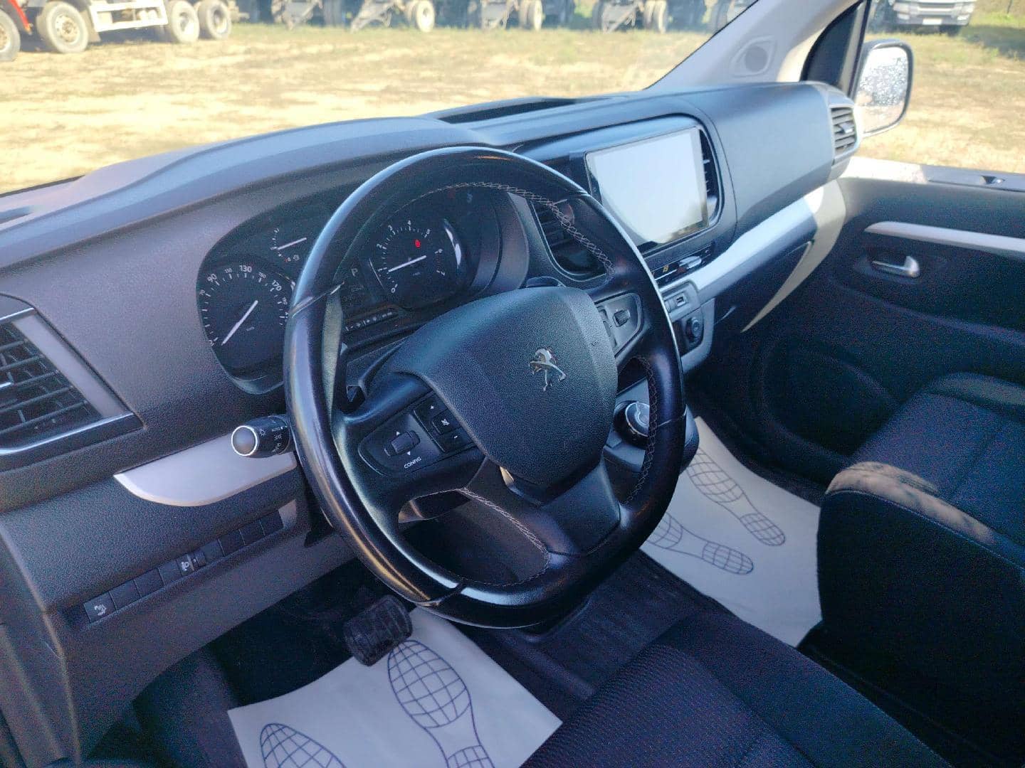 Peugeot Traveller,  103 464 км, 2021 года в лизинг