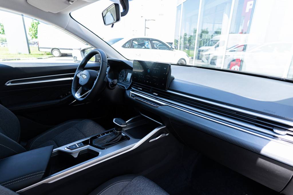 Geely Emgrand Luxury 1.5 AT