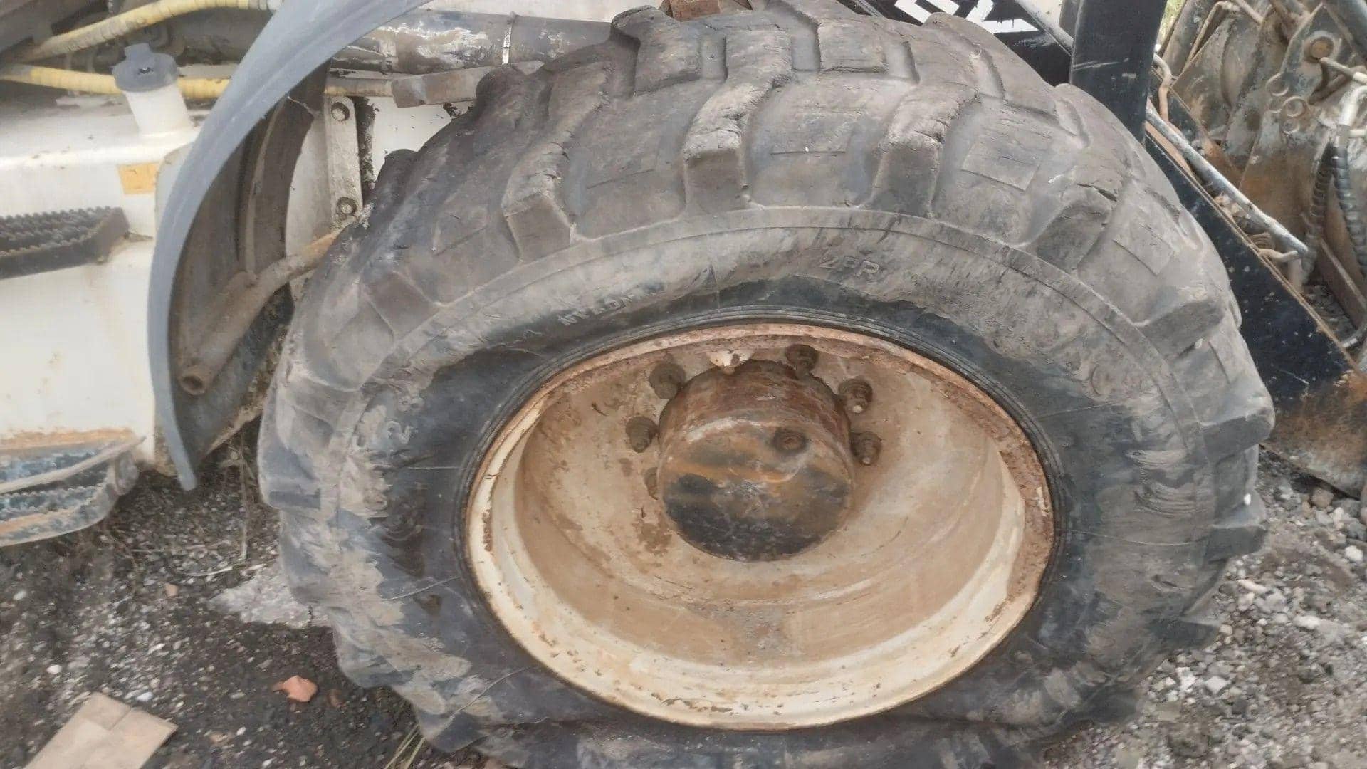 HIDROMEK HMK102S,  18 673 км, 2013 года в лизинг